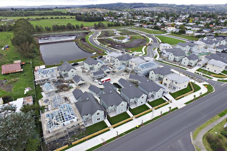 Photo of property in 31 Stitchbird Crescent, Papakura, 2110