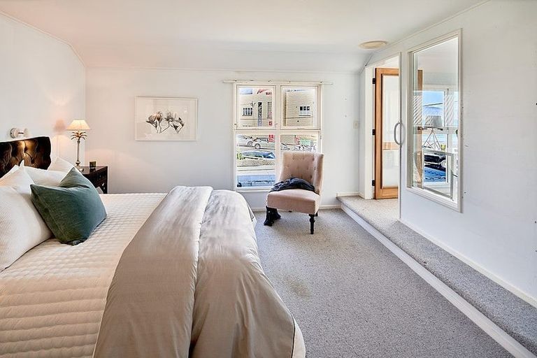 Photo of property in 110 Lyall Parade, Lyall Bay, Wellington, 6022