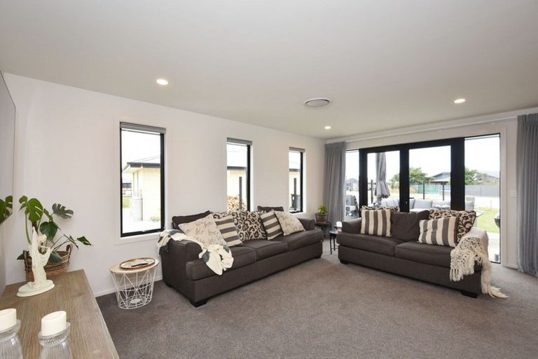 Photo of property in 18 Pegasus Place, Seaward Bush, Invercargill, 9812