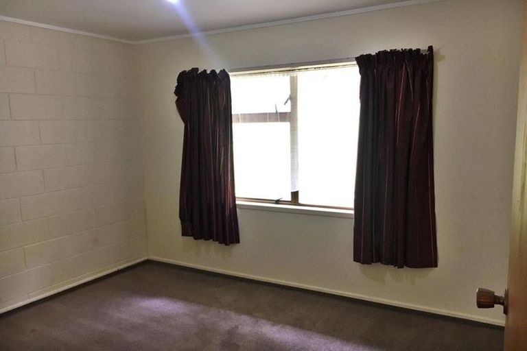 Photo of property in Recreation Reserve, 2/273 Grounsell Crescent, Belmont, Lower Hutt, 5010