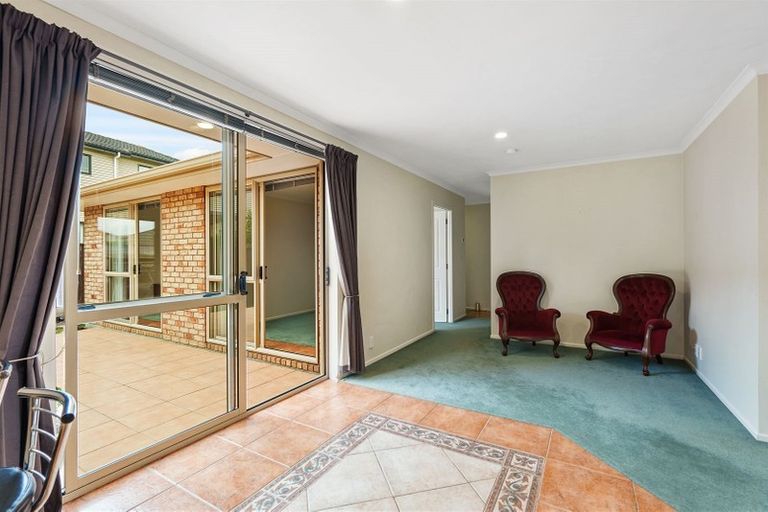 Photo of property in 44 Redcastle Drive, East Tamaki, Auckland, 2013