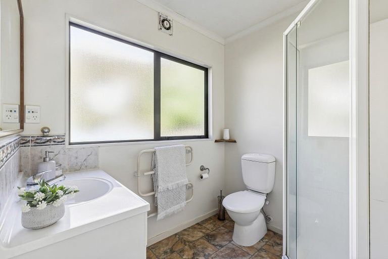 Photo of property in 23 Amesbury Drive, Churton Park, Wellington, 6037