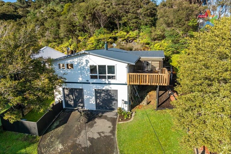 Photo of property in 38 James Grove, Stokes Valley, Lower Hutt, 5019