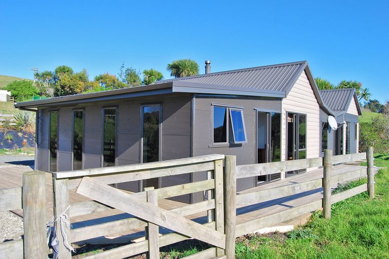 Photo of property in 27 Waterview Crescent, Kaiwaka, 0573