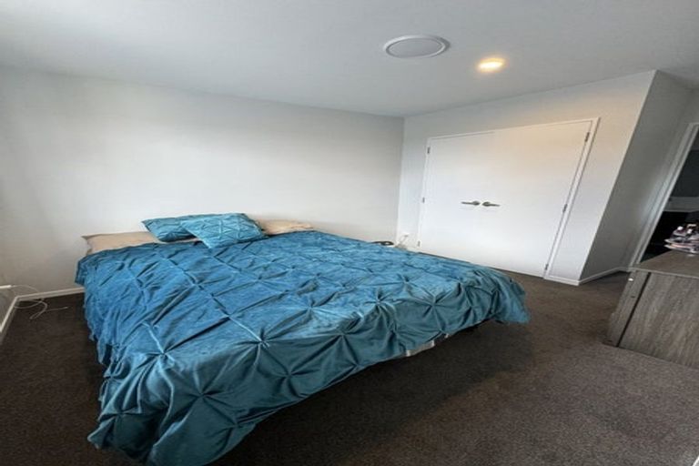 Photo of property in 2/119 Bruce Mclaren Road, Henderson, Auckland, 0612