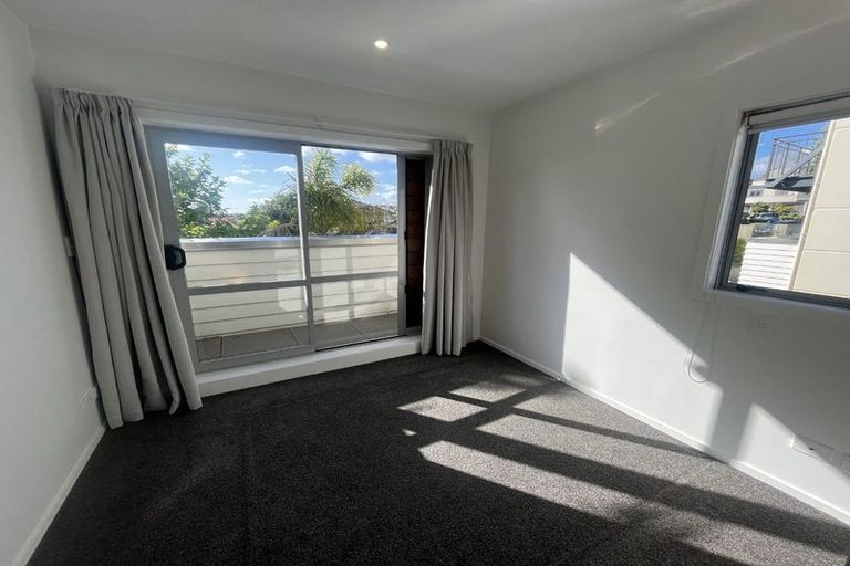 Photo of property in 16c/71 Spencer Road, Oteha, Auckland, 0632