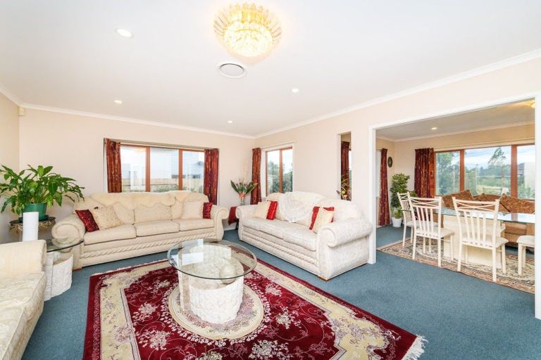 Photo of property in 12 Silkwood Place, Fitzherbert, Palmerston North, 4410