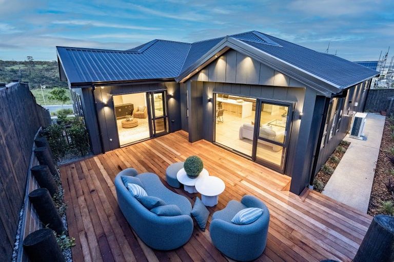 Photo of property in 7 Halcyon Bay Lane, Wainui, 0992