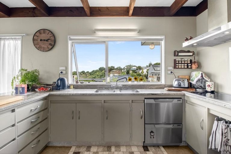 Photo of property in 22 Widmore Drive, Massey, Auckland, 0614