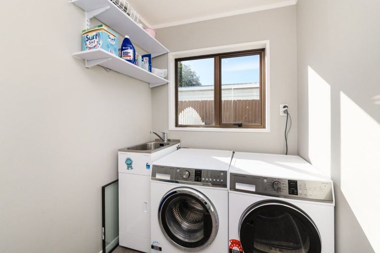 Photo of property in 24 Cedar Crescent, Feilding, 4702