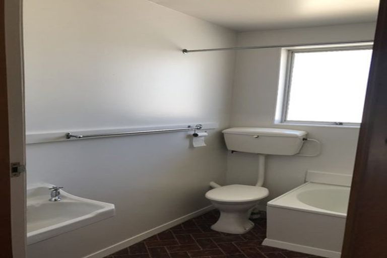 Photo of property in 4/72 Springs Road, Hornby, Christchurch, 8042