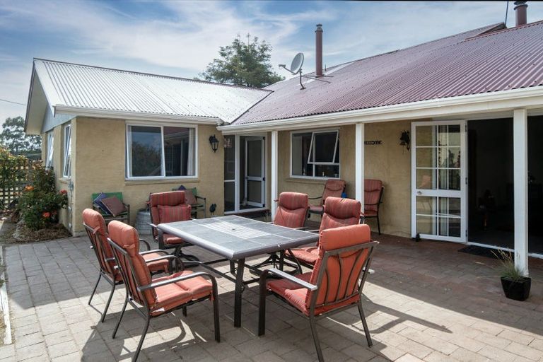 Photo of property in 104 Middle Road, Saint Andrews, Timaru, 7972