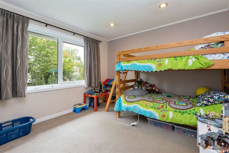 Photo of property in 44 Trelawn Place, Cockle Bay, Auckland, 2014