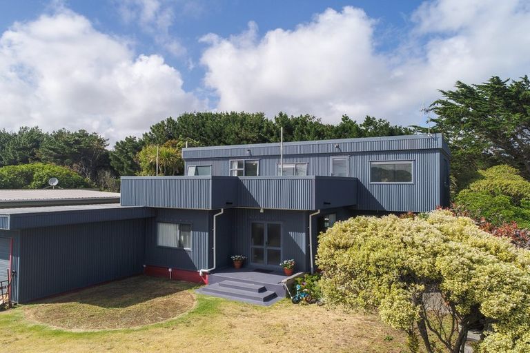 Photo of property in 32 Himatangi Street, Himatangi Beach, Foxton, 4891
