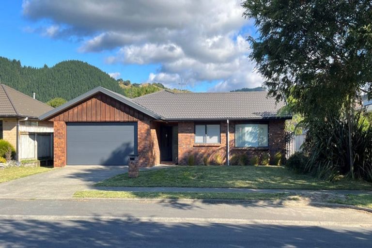 Photo of property in 22 Waterstone Avenue, Paraparaumu, 5032