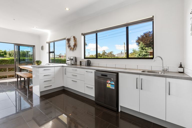 Photo of property in 20 Lynas Street, Outram, 9019