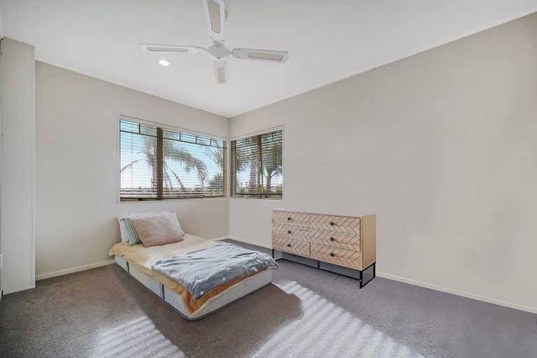 Photo of property in 100 Westerham Drive, Dannemora, Auckland, 2016