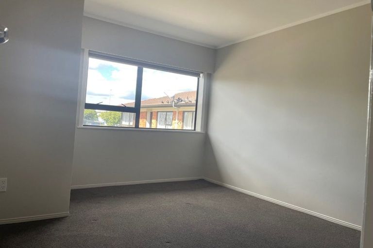 Photo of property in 4/9 Norman Spencer Drive, Papatoetoe, Auckland, 2104