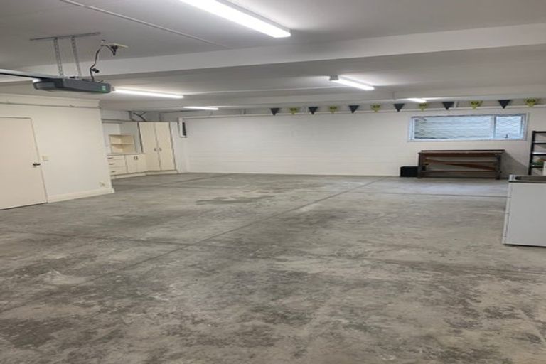 Photo of property in 7a Tindalls Bay Road, Tindalls Beach, Whangaparaoa, 0930