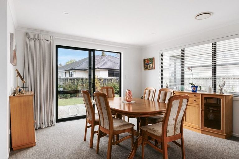 Photo of property in 4 Washingtonia Way, Omokoroa, 3114