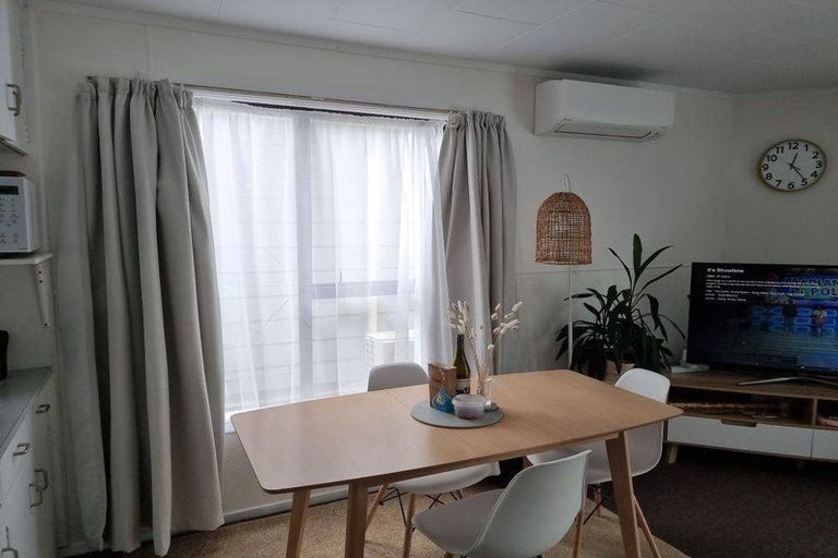 Photo of property in 55 Collins Avenue, Tawa, Wellington, 5028