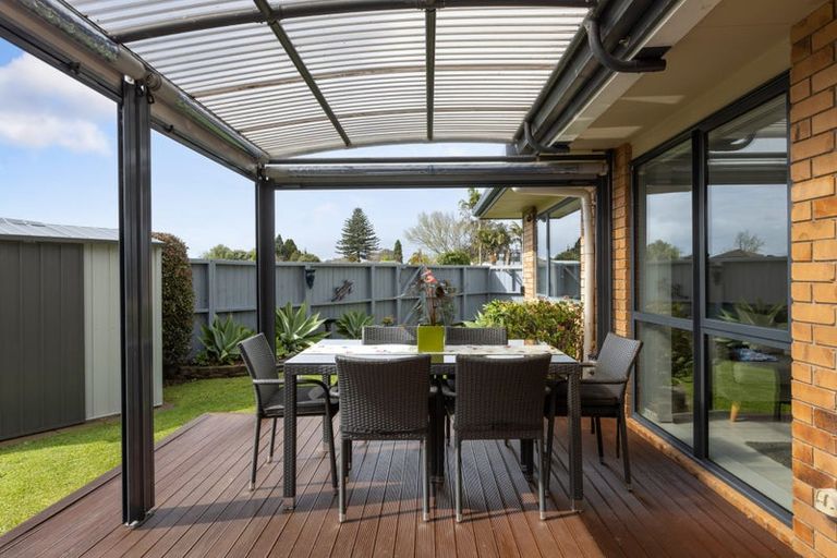 Photo of property in 7a Barberry Lane, Te Atatu Peninsula, Auckland, 0610