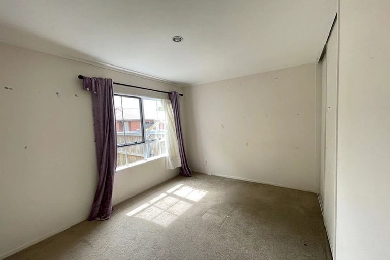 Photo of property in 12 Nedlands Place, Burswood, Auckland, 2013