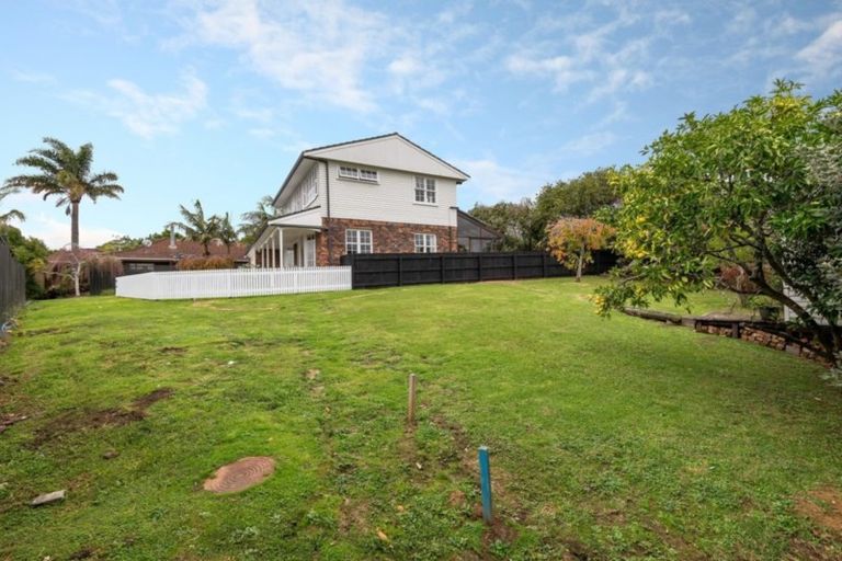 Photo of property in 21 Wilbur Place, Pakuranga Heights, Auckland, 2010