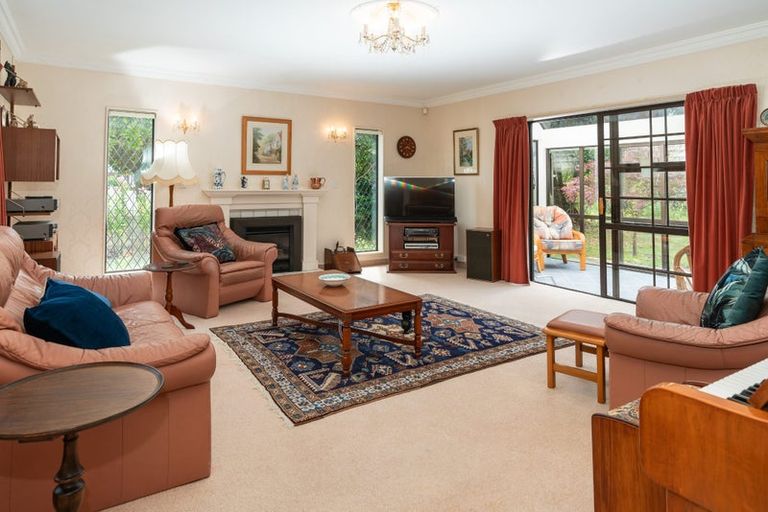 Photo of property in 2 Lavinia Grove, Waikanae Beach, Waikanae, 5036