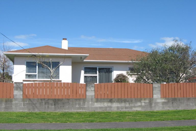Photo of property in 2 Atiawa Street, Glen Avon, New Plymouth, 4312