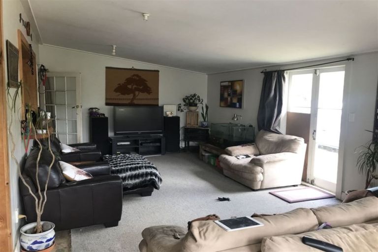 Photo of property in 34 Whakapirau Road, Maungaturoto, 0583