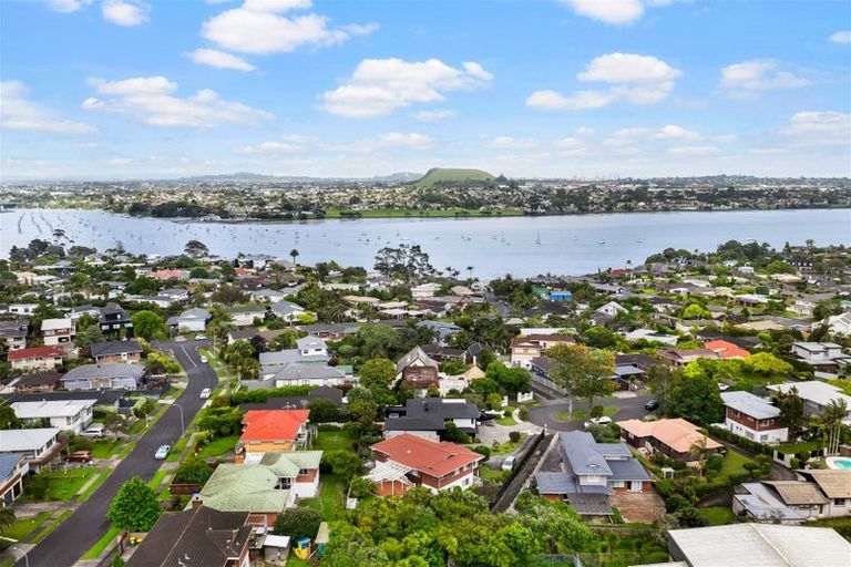 Photo of property in 22 Tercel Place, Sunnyhills, Auckland, 2010