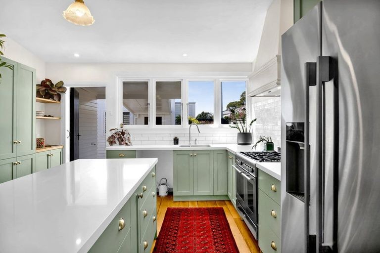 Photo of property in 67 Govett Avenue, Frankleigh Park, New Plymouth, 4310