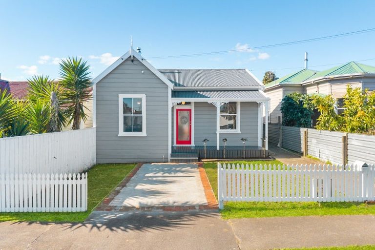 Photo of property in 122 Harrison Street, Whanganui, 4500