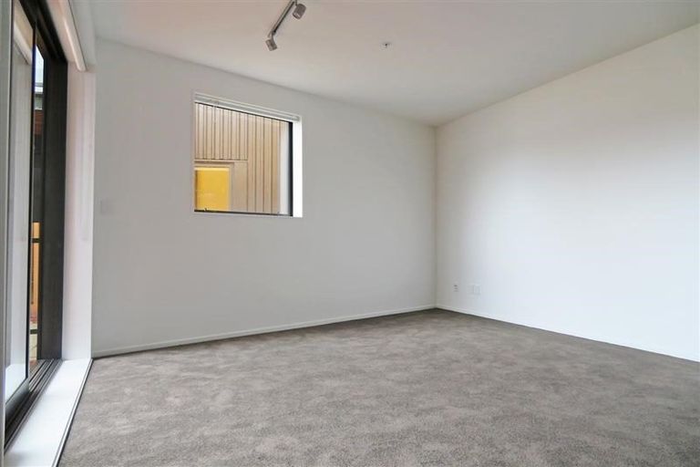 Photo of property in The Firemans Apartments, 204/321 Jackson Street, Petone, Lower Hutt, 5012