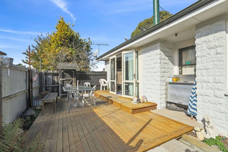 Photo of property in 25 Main North Road, Woodend, 7610