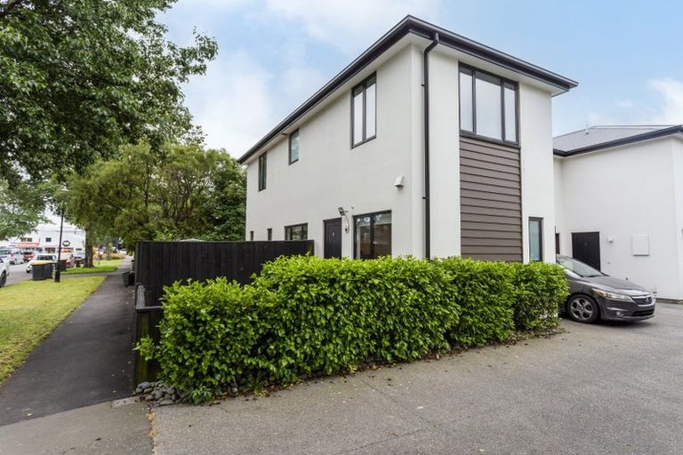 Photo of property in 8a Defoe Place, Waltham, Christchurch, 8023