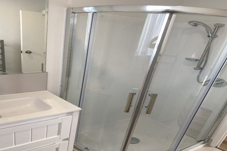 Photo of property in 1/5 Myna Place, Weymouth, Auckland, 2103