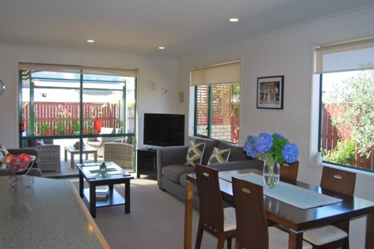 Photo of property in 5 Kihi Place, Ruakaka, 0116