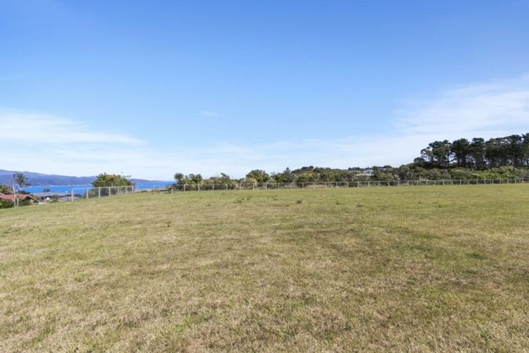 Photo of property in 6 Lime Grove, Maungaraki, Lower Hutt, 5010