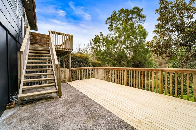 Photo of property in 110 Candia Road, Henderson Valley, Auckland, 0614