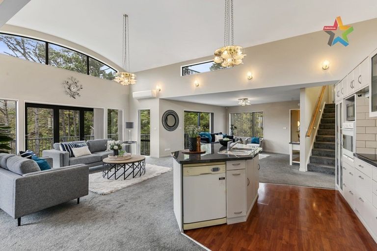 Photo of property in 31 Summit Road, Fairfield, Lower Hutt, 5011