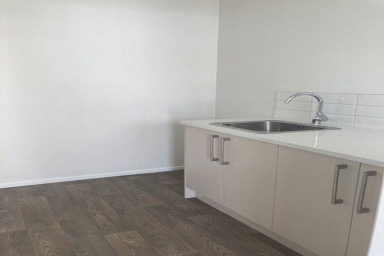 Photo of property in 17 Laurie Avenue, Papakura, 2110