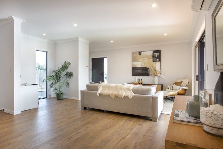 Photo of property in 2 Silver Fern Avenue, Hobsonville, 0616