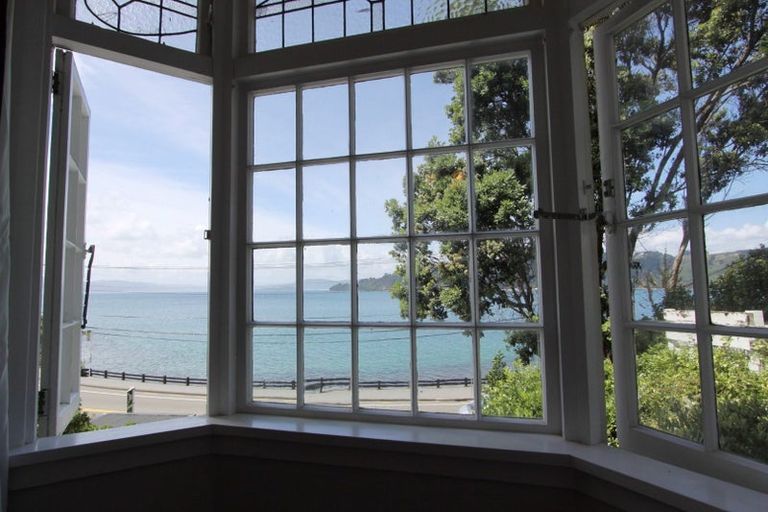 Photo of property in 2/136 Evans Bay Parade, Roseneath, Wellington, 6021