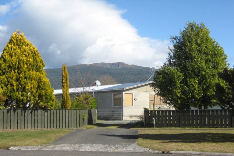 Photo of property in 30 Runuku Grove, Turangi, 3334
