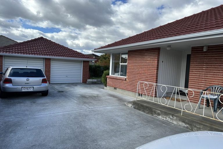 Photo of property in 2/10 Ryeland Avenue, Ilam, Christchurch, 8041