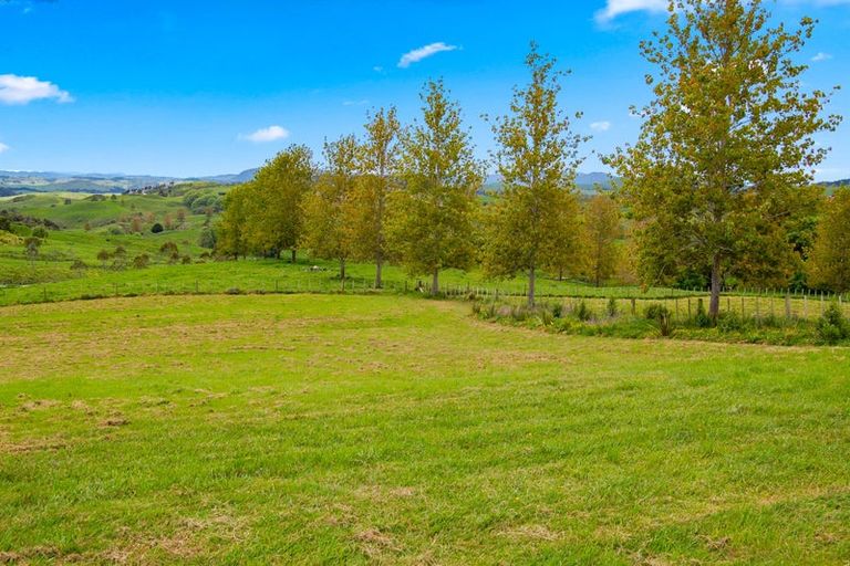 Photo of property in 54 Rangiora Road, Kaiwaka, 0573