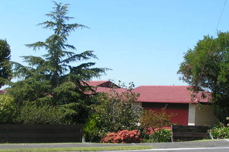 Photo of property in 97 Forrest Hill Road, Milford, Auckland, 0620