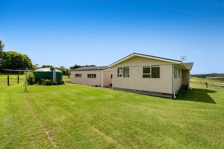 Photo of property in 47 Crosland Road, South Head, Helensville, 0874